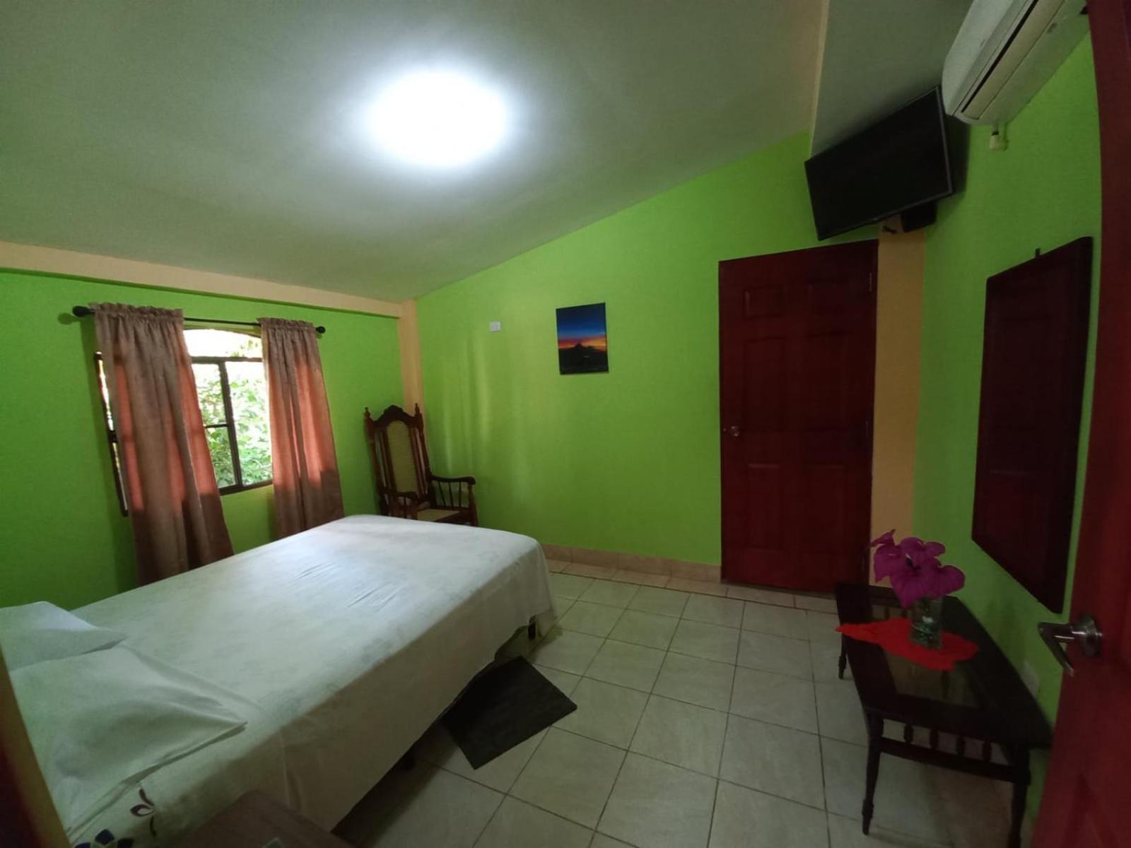 Hostal San Antonio Леон Экстерьер фото