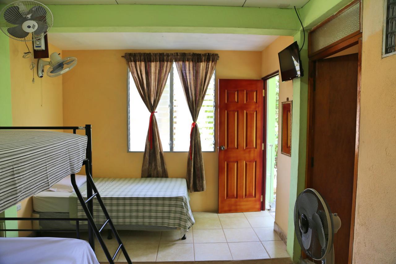 Hostal San Antonio Леон Экстерьер фото